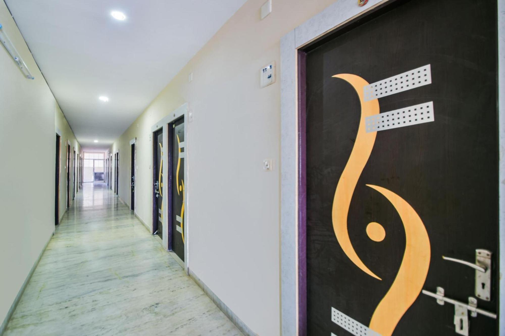 Hotel O Kalika Resort Lakāwās Bagian luar foto